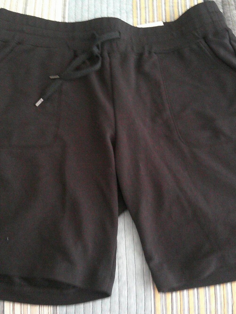 St John's Bay Black Bermuda knit shorts with front and back pockets  Size Large